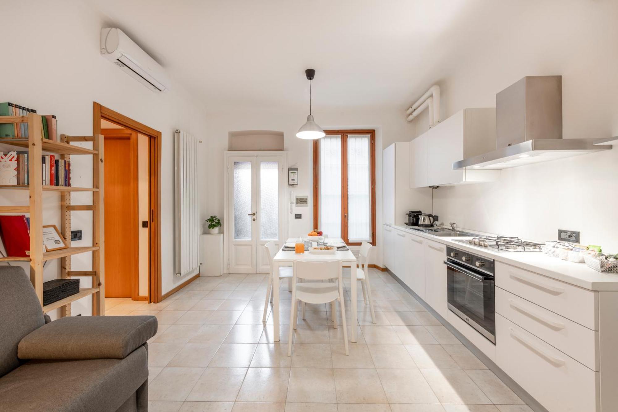 Vigevano, 15 - Navigli - L'altra Darsena * Milán
